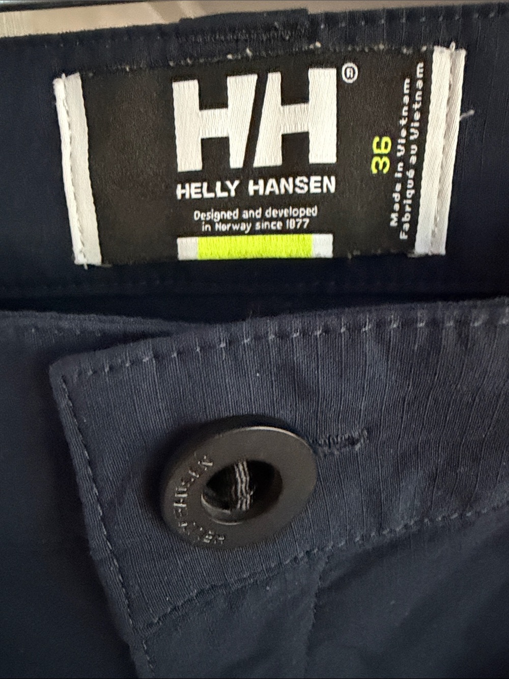 Helly Hansen Dark Navy Cargo Shorts with HH Logo. Size 36. Like new! - Picture 2 of 6